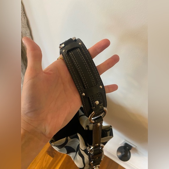 GUC COACH Vintage Signature Canvas Hobo Bag Black - Picture 3 of 5